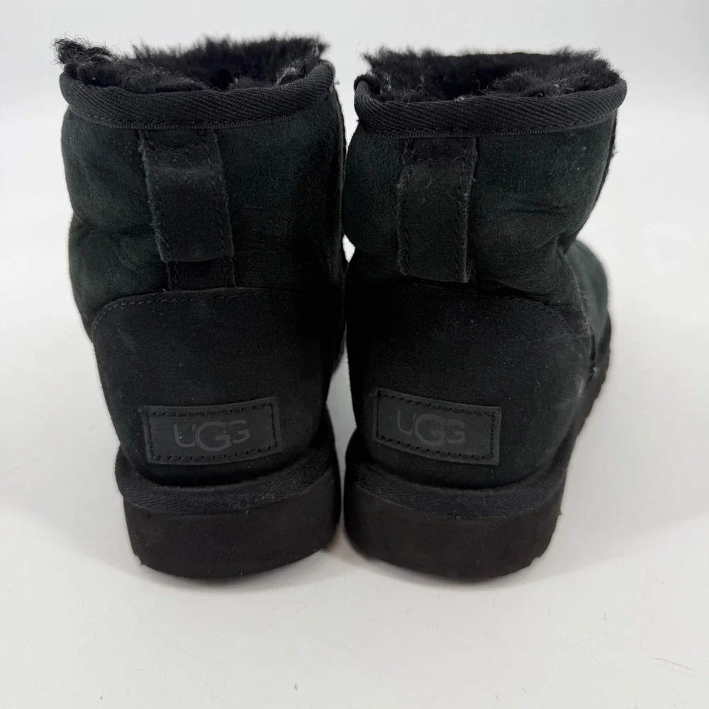 UGG‎ Classic Mini II Black Suede Shearling Ankle Boots 1016222 Womens Size 6